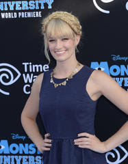 get beth behrs' radiant beauty look from the monsters university premiere