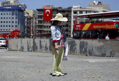 ‘Standing man’ inspires silent protest in Turkey